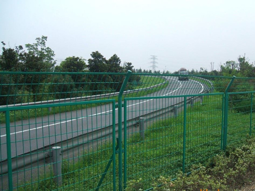 公路隔離柵